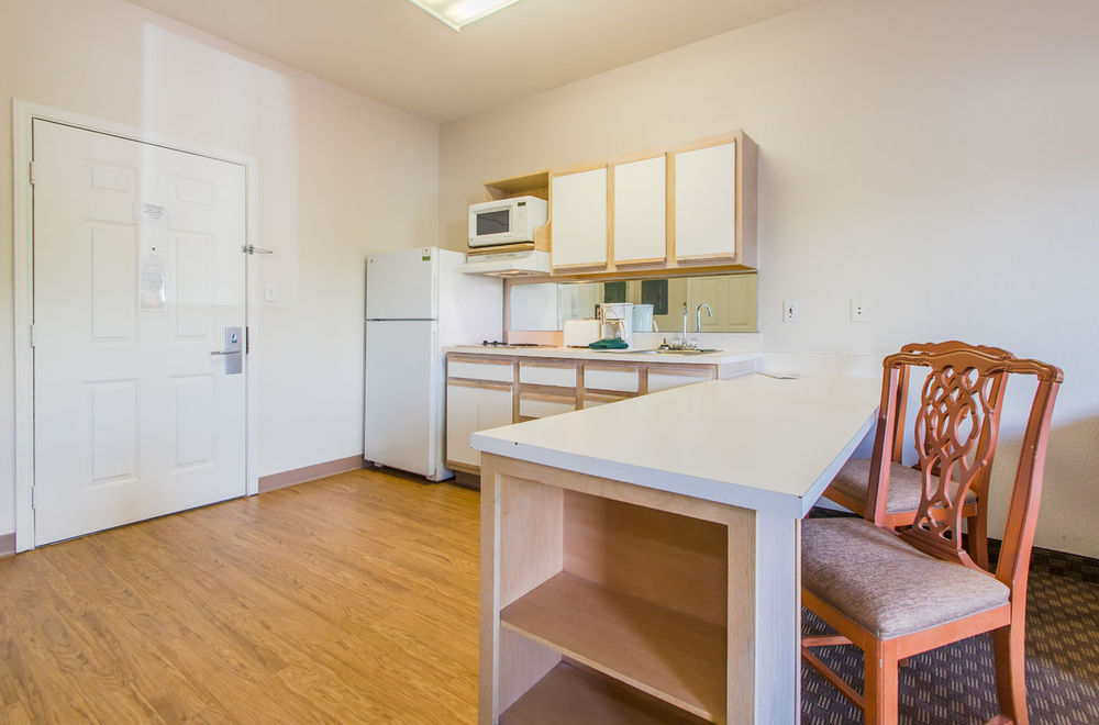 Intown Suites Extended Stay Colorado Springs Zimmer foto